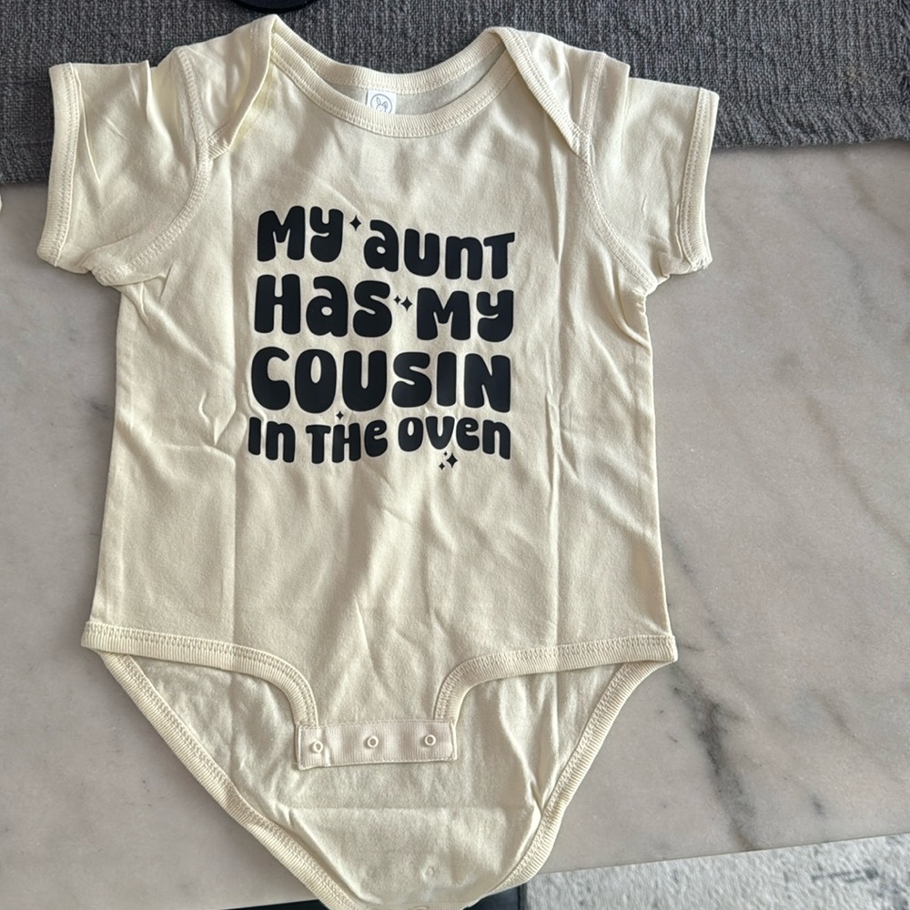 Baby pregnancy announcement onesie